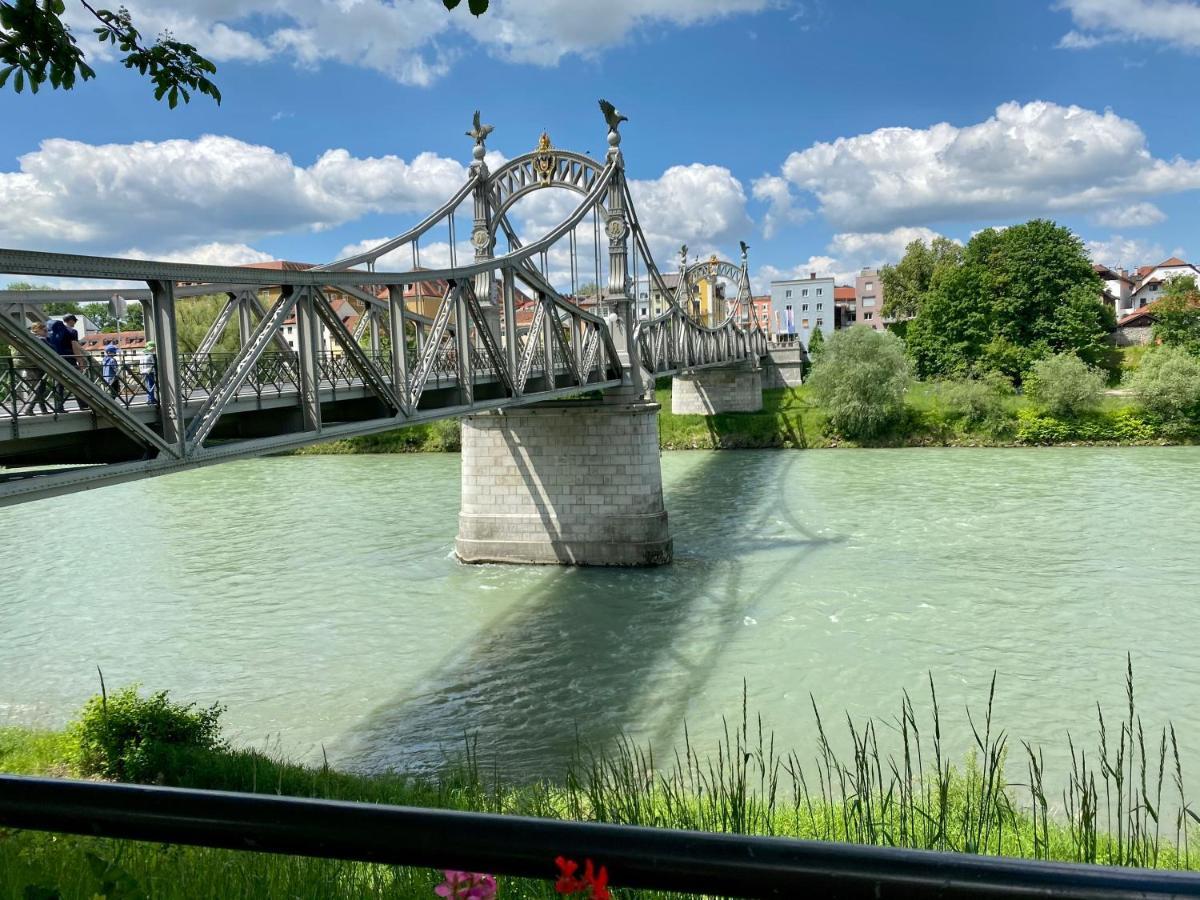 Ferienwohnung An Der Idyllischen Salzachschleife Naehe Salzburg Laufen Luaran gambar
