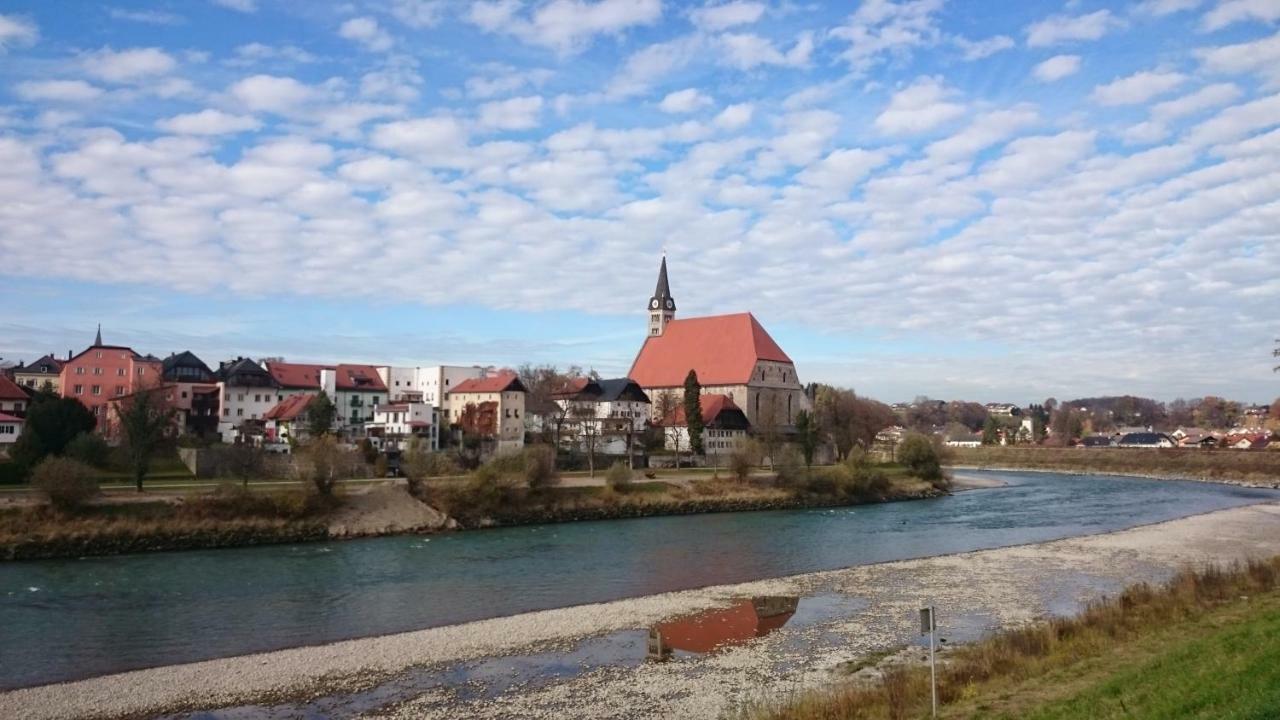 Ferienwohnung An Der Idyllischen Salzachschleife Naehe Salzburg Laufen Luaran gambar